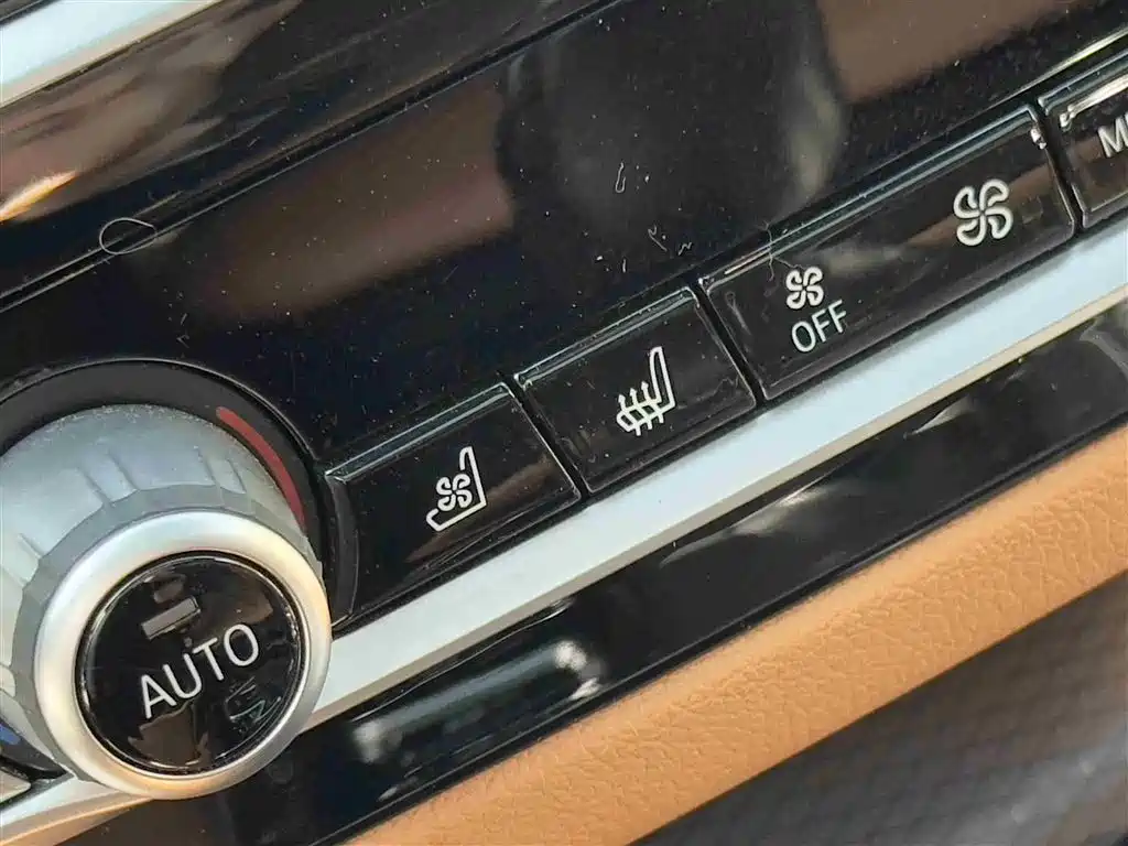 BMW 5 Series New Energy 2022 535Le Pioneer Edition M Sports Package купить на сайте DeffCars
