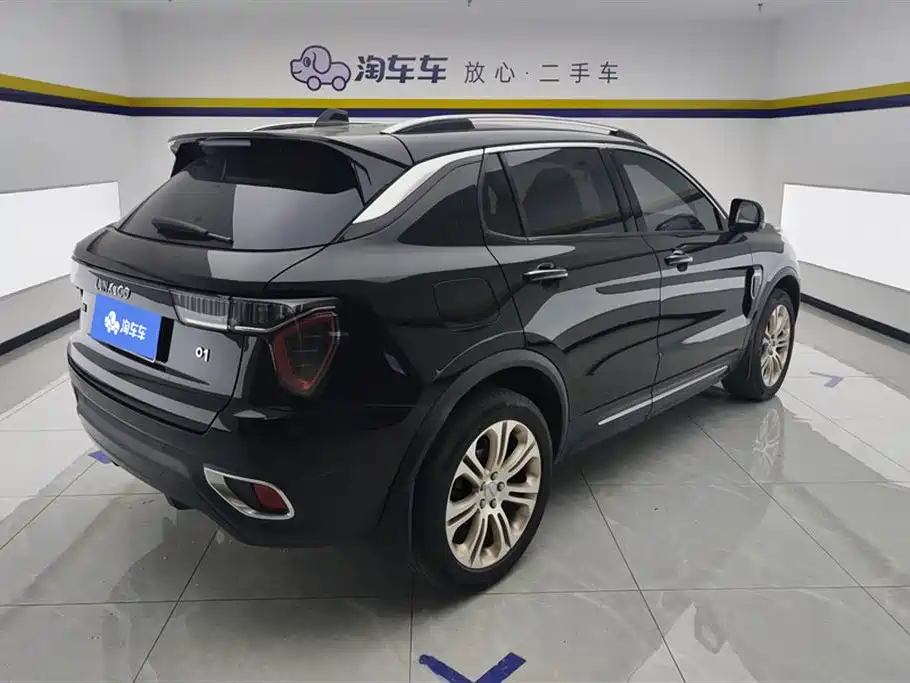 Lynk & Co 01 2017 2.0T two-wheel drive Pro version купить на сайте DeffCars