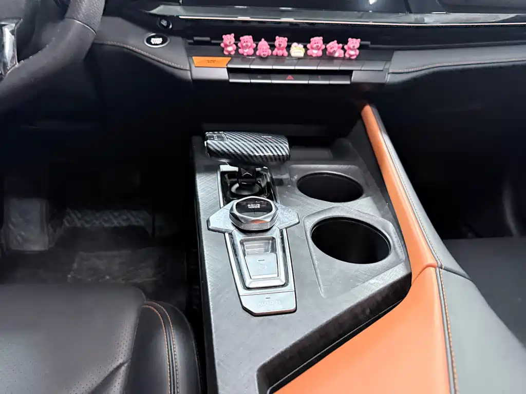 Changan UNI-V 2022 1.5T smart pilot model купить на сайте DeffCars