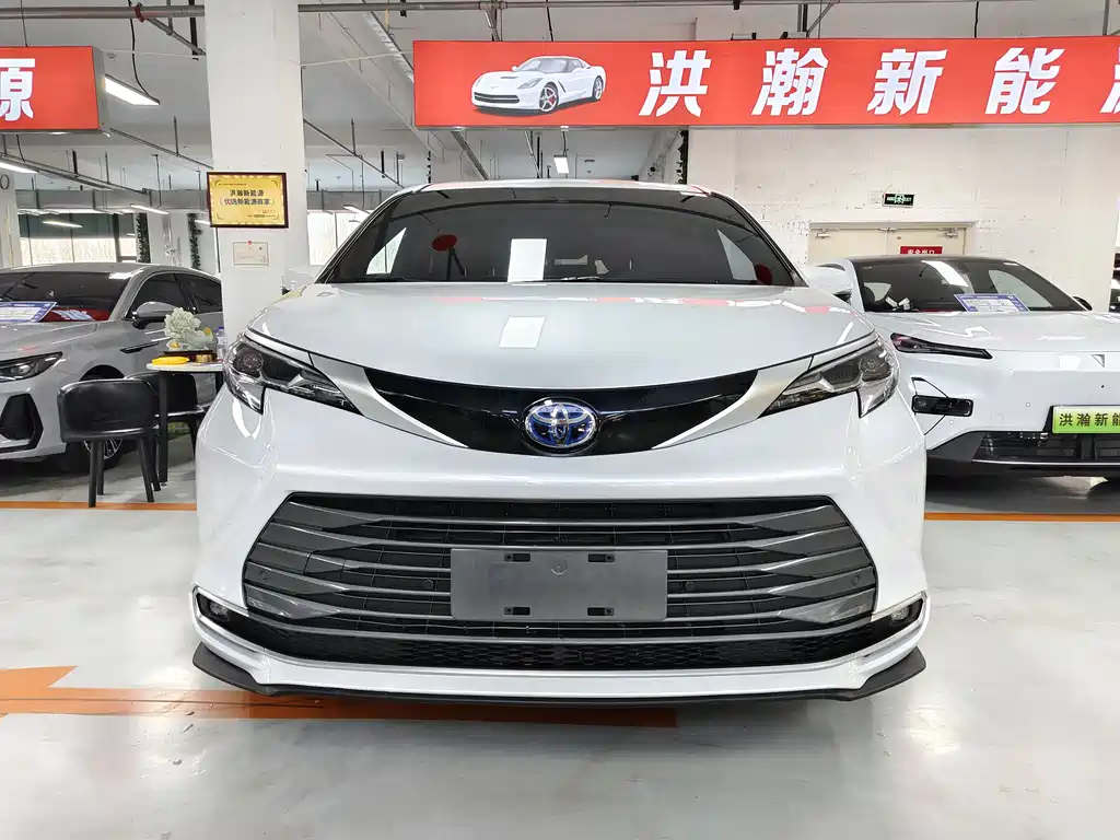 SIENNA 2023 2.5L Hybrid Premium Edition купить на сайте DeffCars