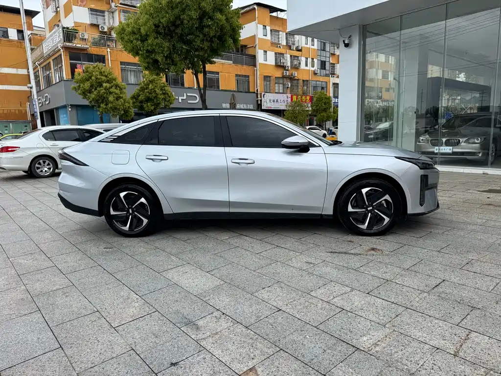 Galaxy L6 2025 EM-i 140km Starship Edition купить на сайте DeffCars