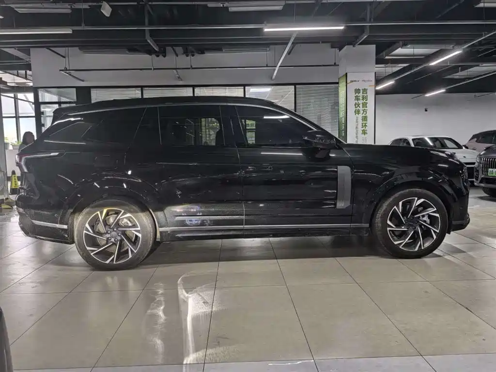 Lynk & Co 09 2021 2.0T Halo seven seats купить на сайте DeffCars