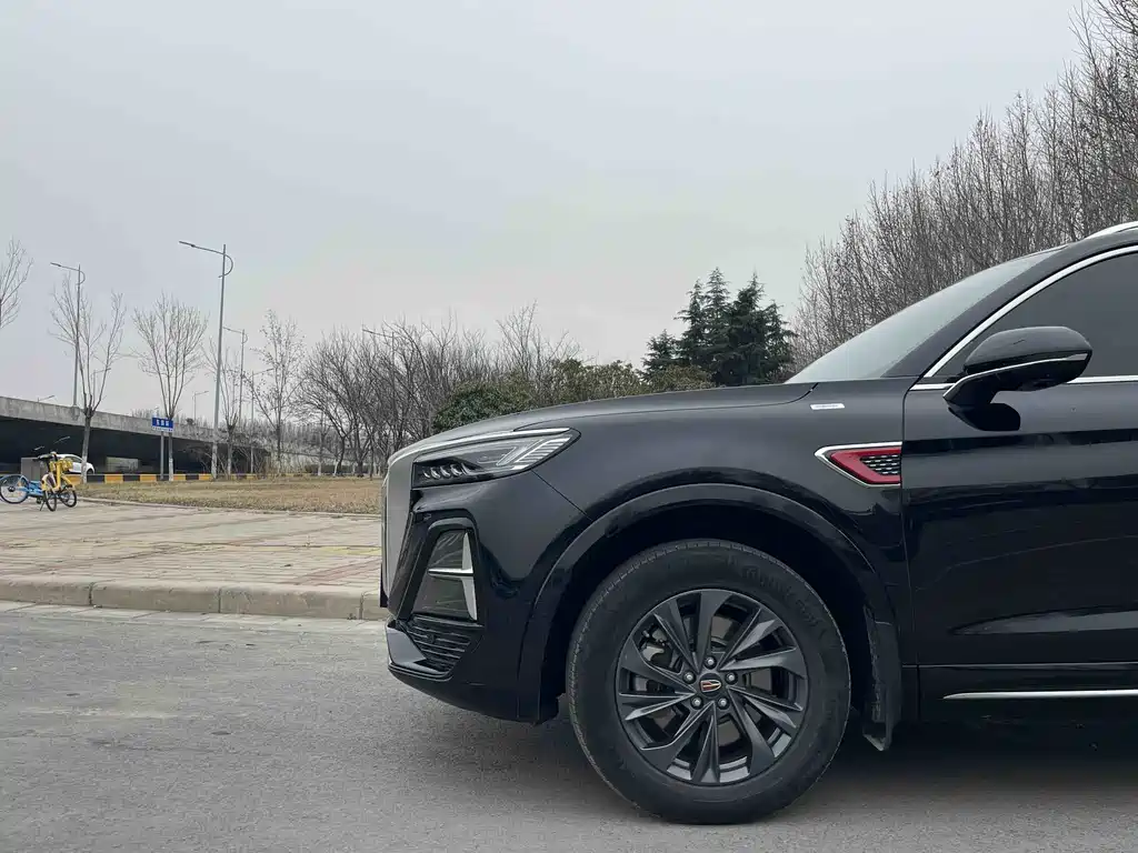 Hongqi HS5 2023 2.0T Qixiang Pro version купить на сайте DeffCars