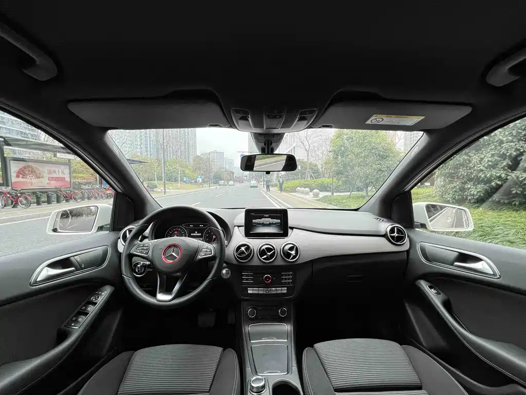 Mercedes-Benz B-Class 2017 B 180 купить на сайте DeffCars