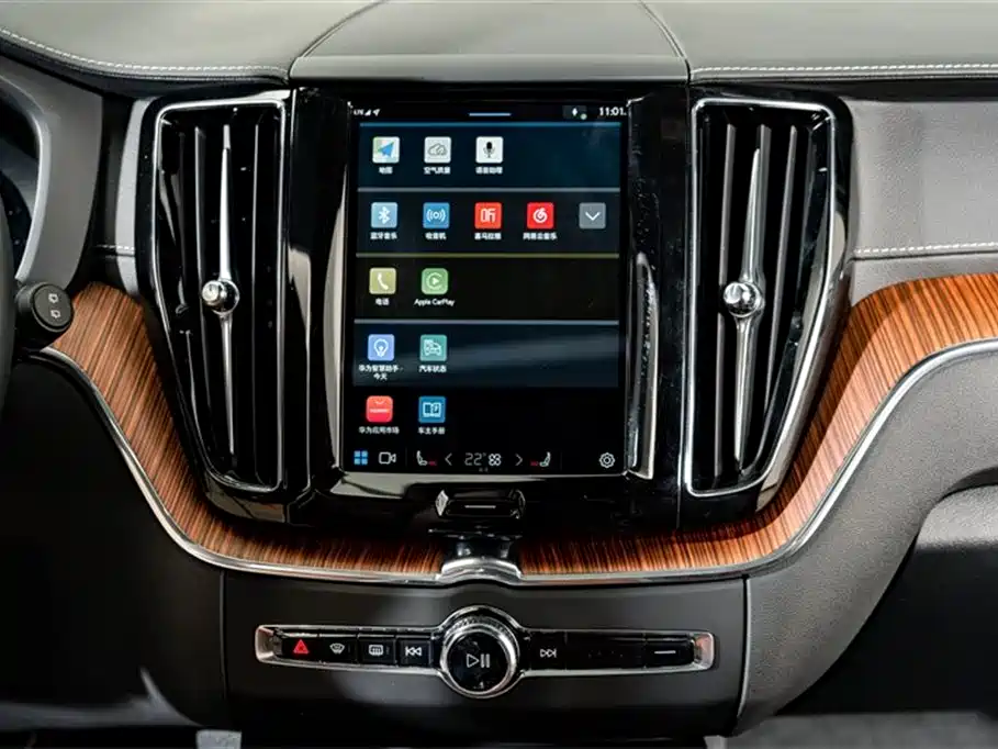 Volvo XC60 2025 B5 four-wheel drive Zhiyuan luxury version купить на сайте DeffCars