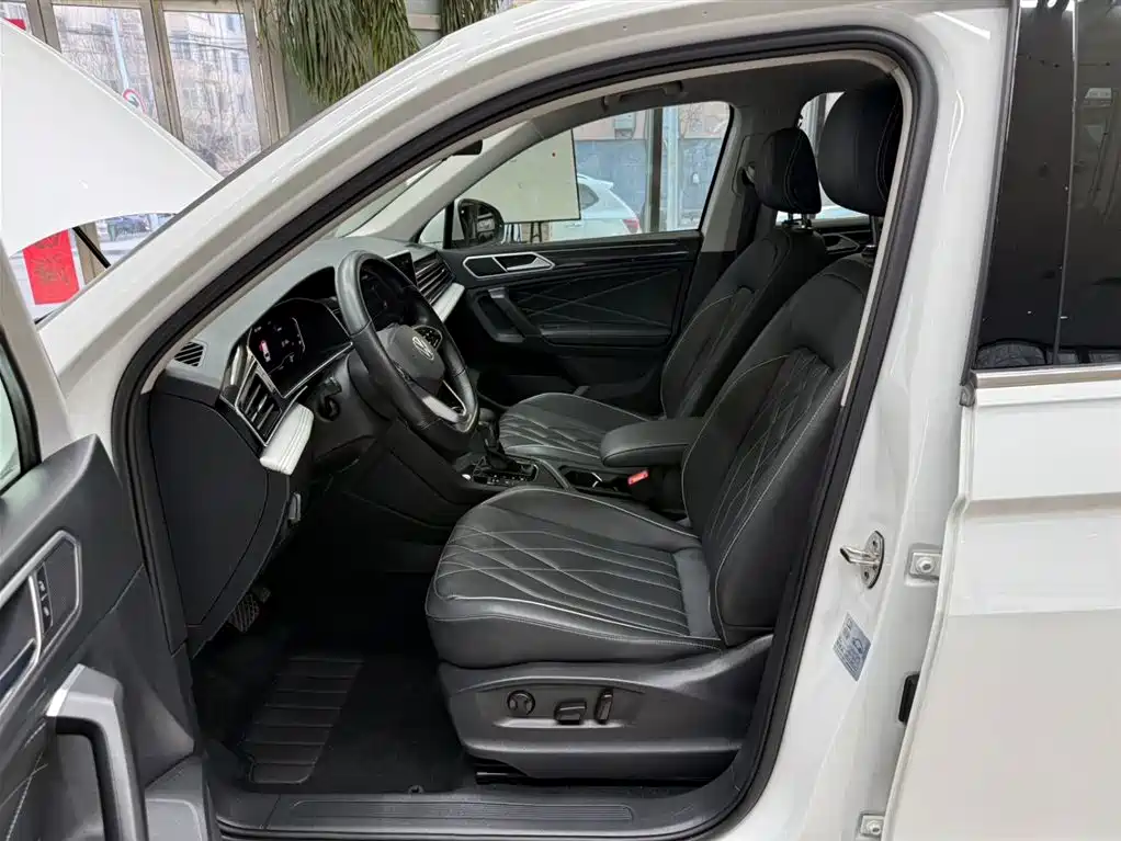 Tiguan L 2023 280TSI automatic two-wheel drive Chaochuang limited edition купить на сайте DeffCars