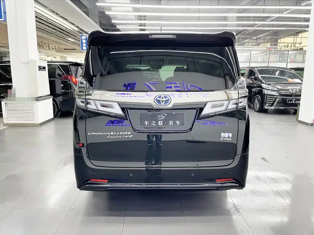 Wilfa 2021 Crown Dual Engine 2.5L HV Premium Edition купить на сайте DeffCars