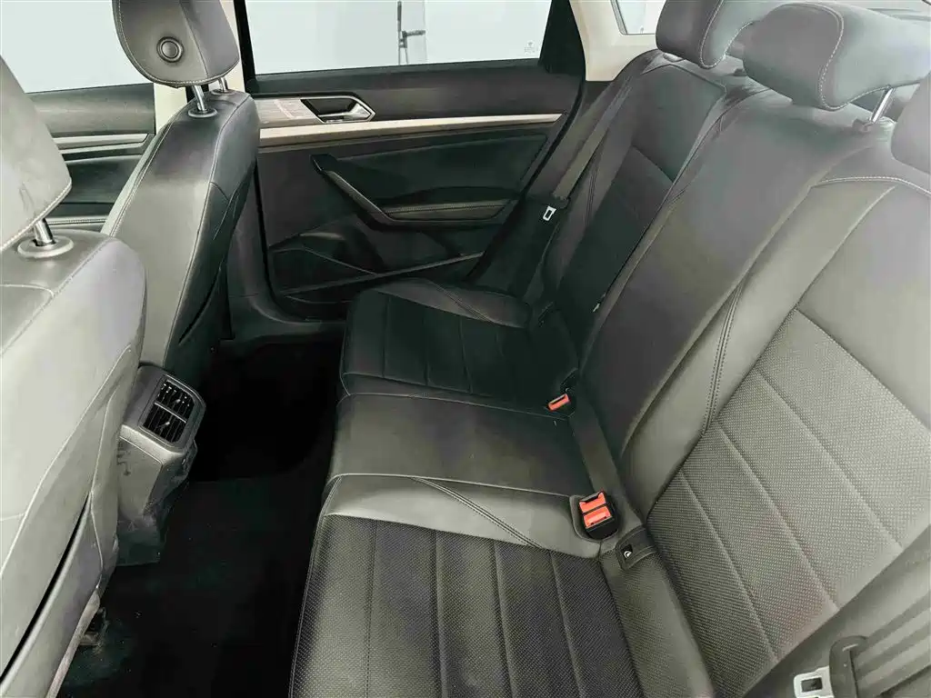 Lavida 2021 1.5L automatic comfort version купить на сайте DeffCars