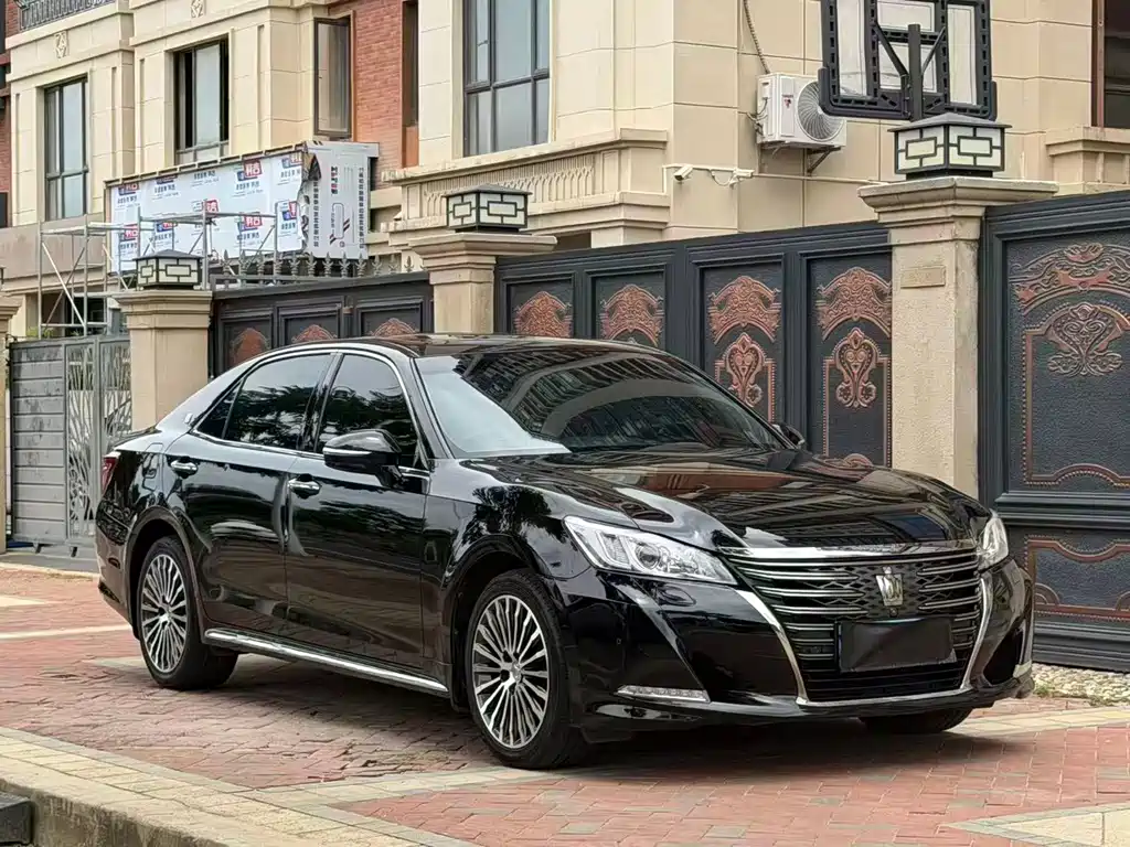 Crown 2018 2.0T Sports Edition купить на сайте DeffCars