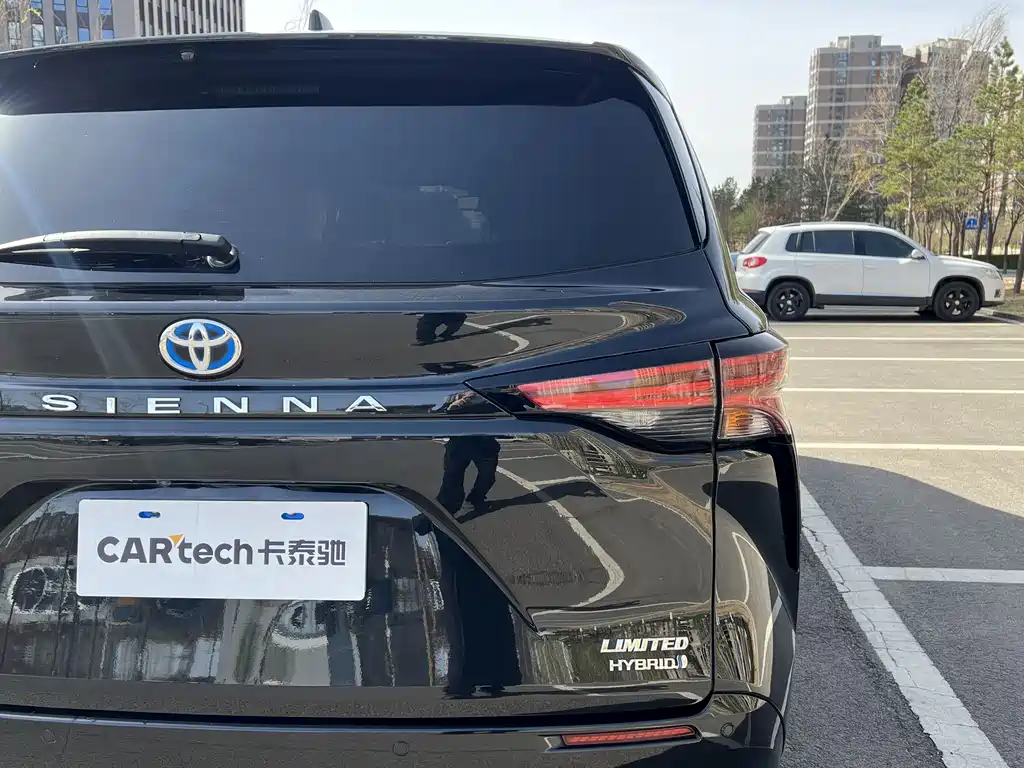 SIENNA 2021 2.5L Hybrid Premium Edition купить на сайте DeffCars