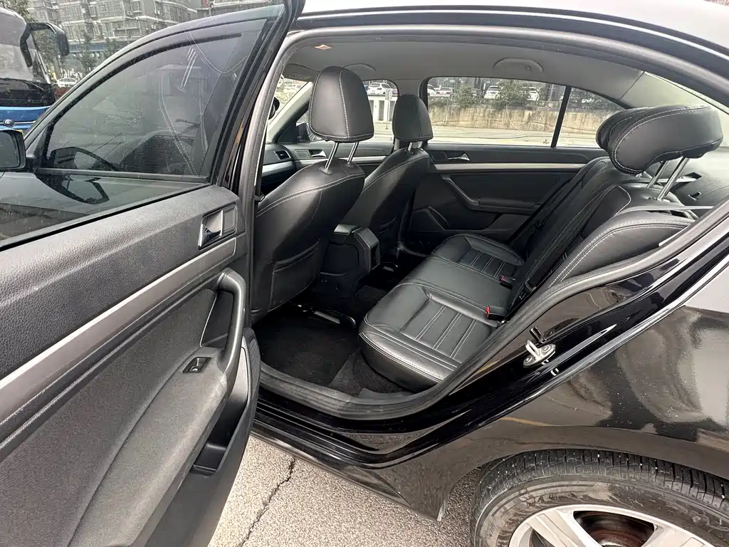 Lavida 2015 1.6L automatic fashion version купить на сайте DeffCars