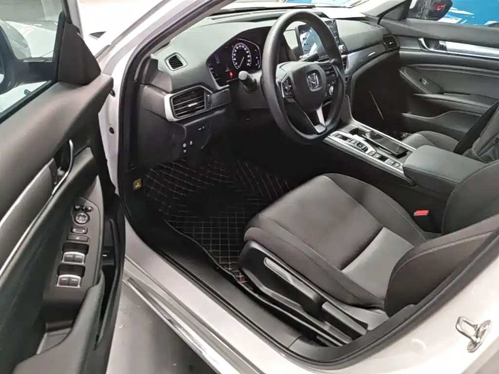 Accord 2018 Rui Hybrid 2.0L Rui Cool Edition National VI купить на сайте DeffCars