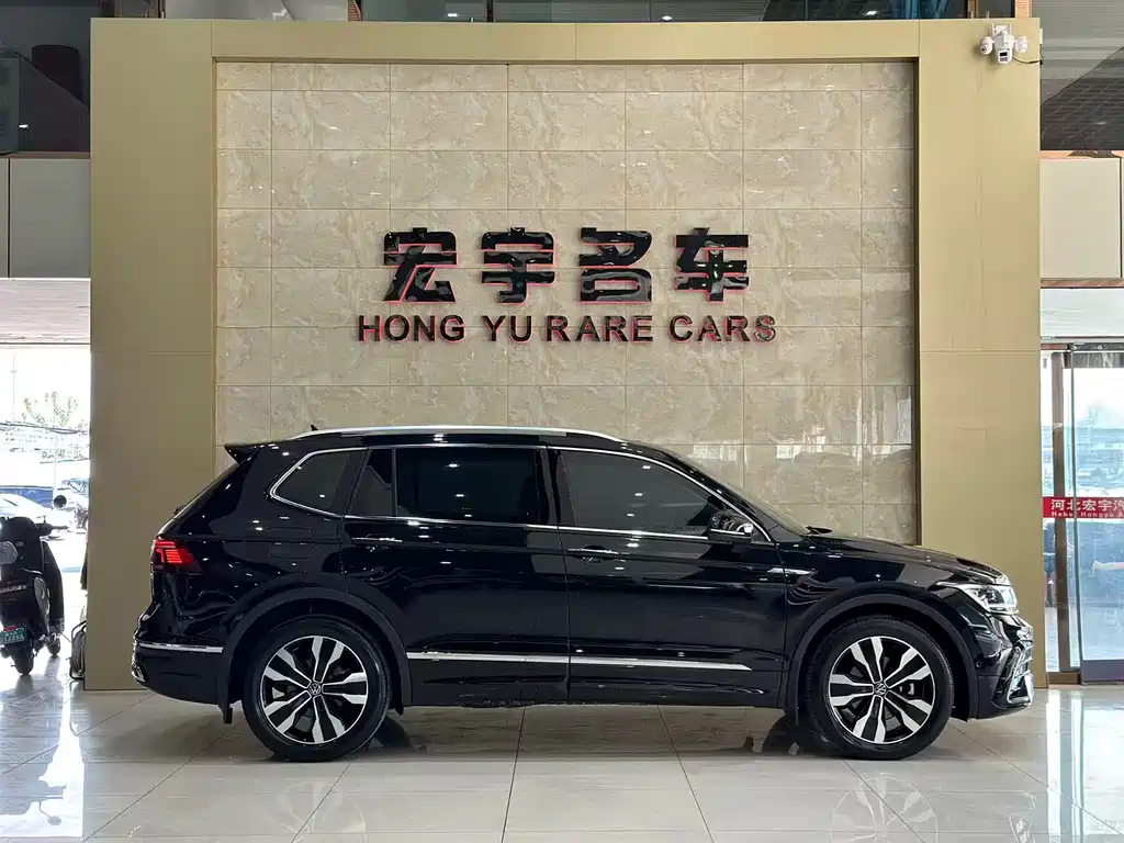 Tiguan L 2023 330TSI automatic two-wheel drive R-Line version купить на сайте DeffCars