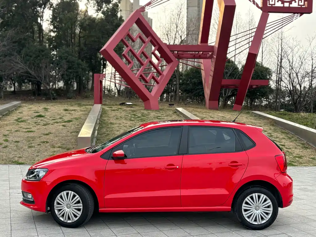 Polo 2016 1.6L automatic comfort model купить на сайте DeffCars