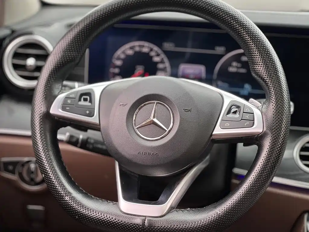 Mercedes-Benz E-Class 2016 E 300 L Sporty and Stylish купить на сайте DeffCars