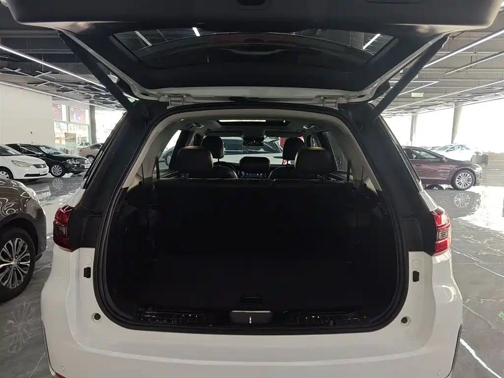 Changan CS95 2019 2.0T two-wheel drive luxury model купить на сайте DeffCars