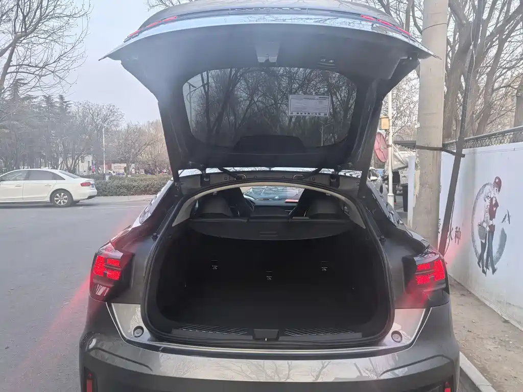 Lynk & Co 05 2020 2.0TD 2WD Yao Plus купить на сайте DeffCars