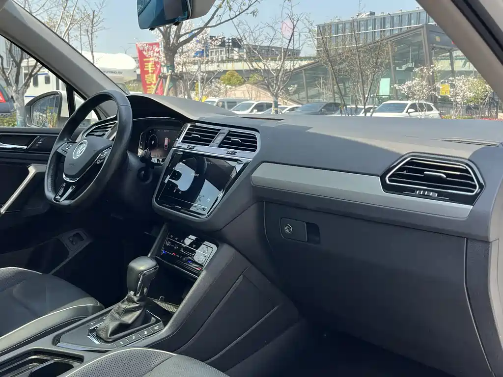 Tiguan L New Energy 2021 430PHEV plug-in hybrid flagship version купить на сайте DeffCars