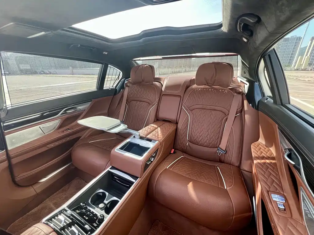 BMW 7 Series 2019 M760Li xDrive V12 Sports Package купить на сайте DeffCars
