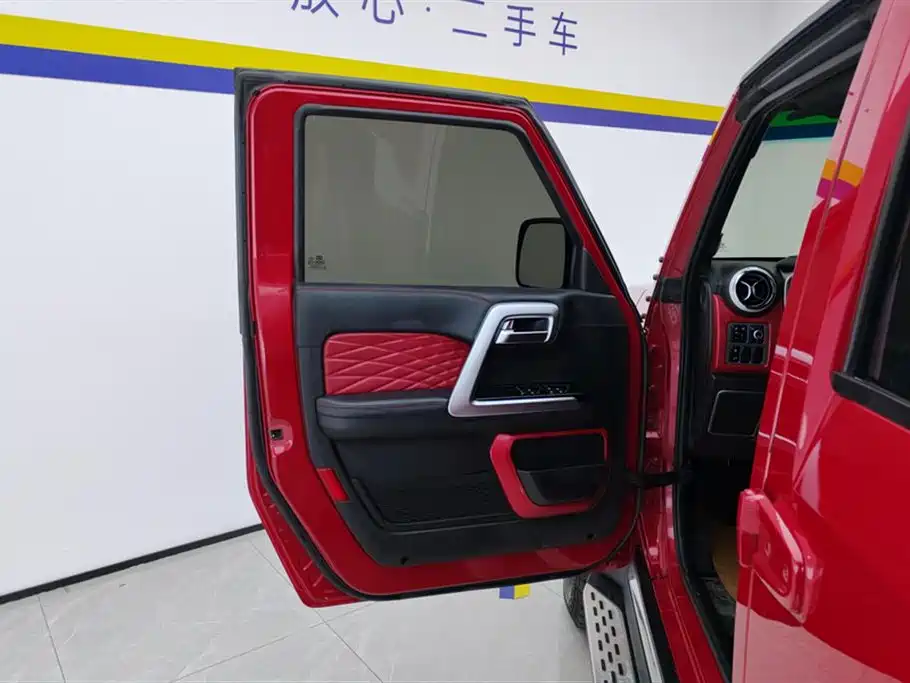 Beijing Off-Road BJ40 2018 PLUS 2.3T Automatic Four-wheel Drive Exclusive Edition National V купить на сайте DeffCars