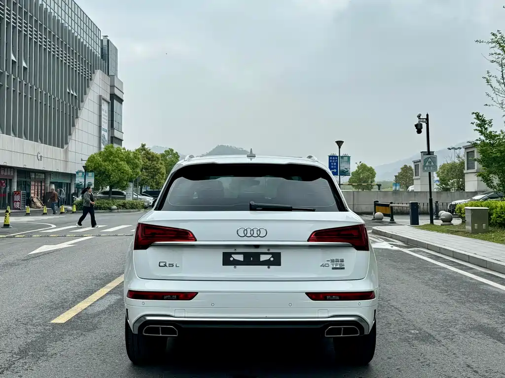 Audi Q5L 2022 40T luxury and dynamic model купить на сайте DeffCars