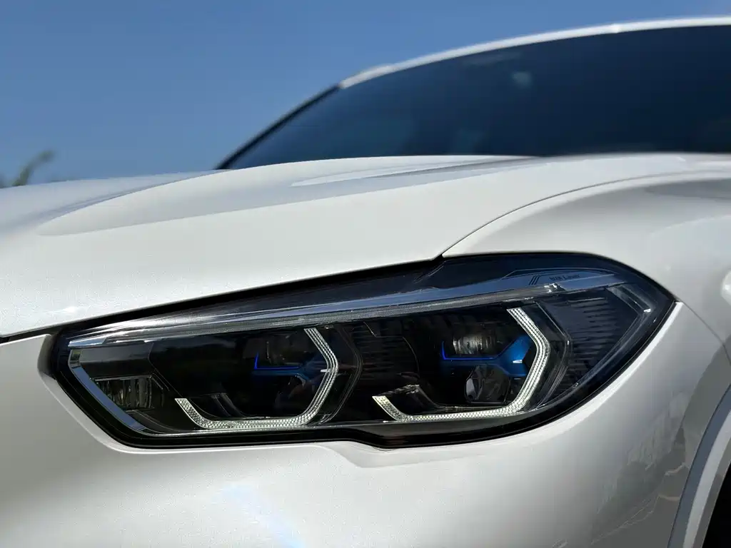 BMW X5 2022款 xDrive 40Li 尊享型M运动套装 купить на сайте DeffCars