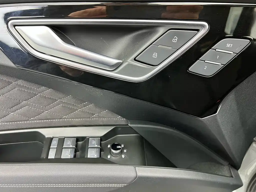 Audi Q4 e-tron 2023 50 e-tron quattro creation edition купить на сайте DeffCars