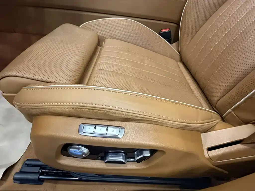 Hongqi H9 2020 2.0T Zhilian Flagship Edition купить на сайте DeffCars
