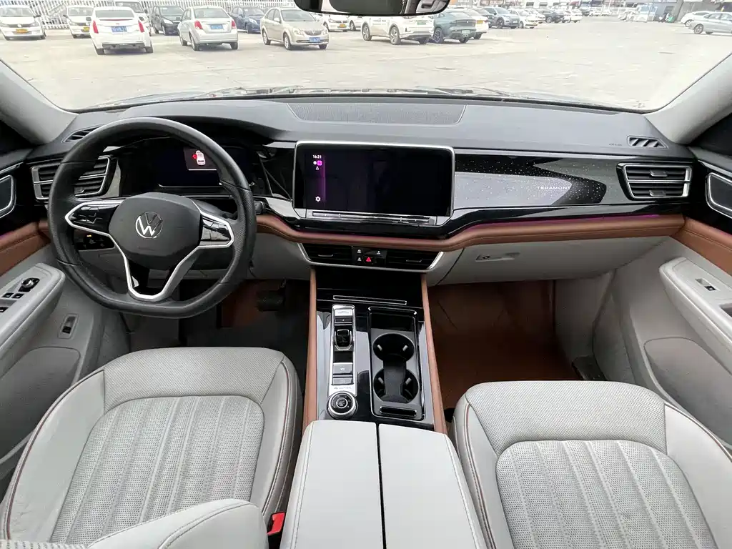 Touron 2023 380TSI four-wheel drive luxury version купить на сайте DeffCars