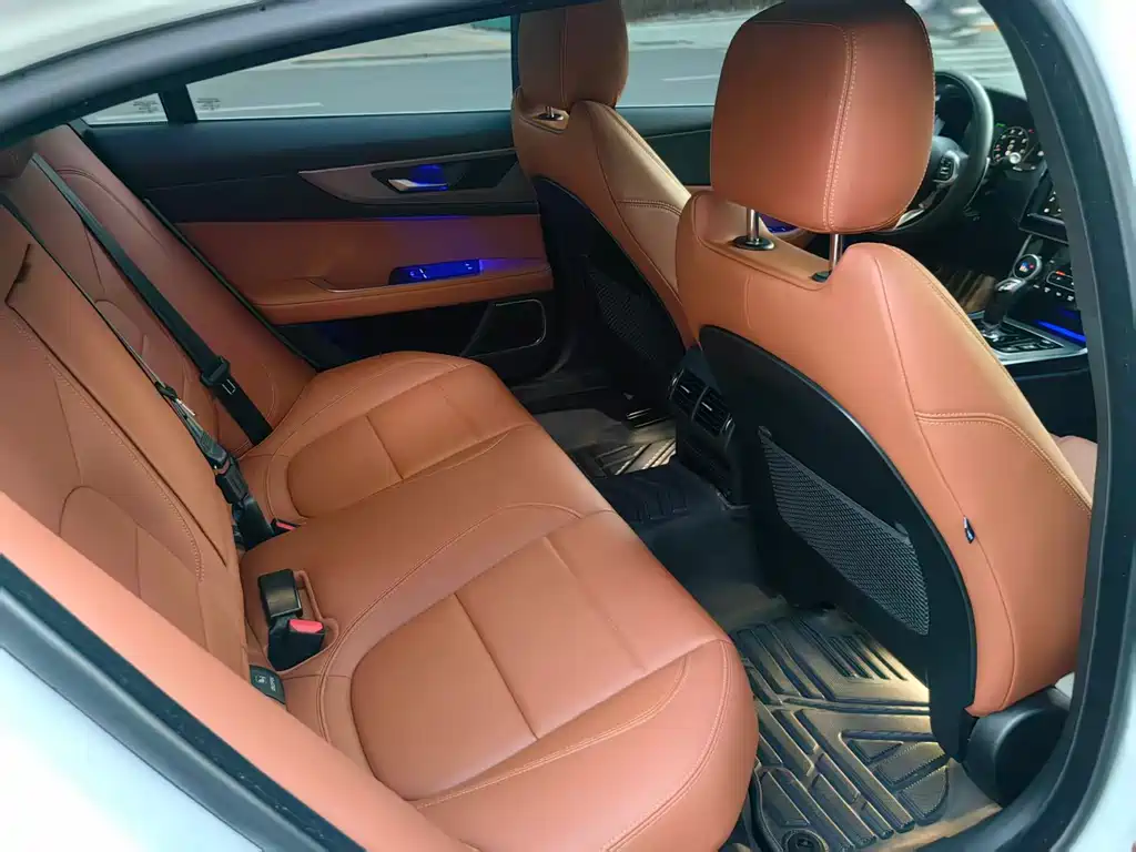 Jaguar XEL 2021 2.0T 250PS R-DYNAMIC SE Technology Sports Edition купить на сайте DeffCars