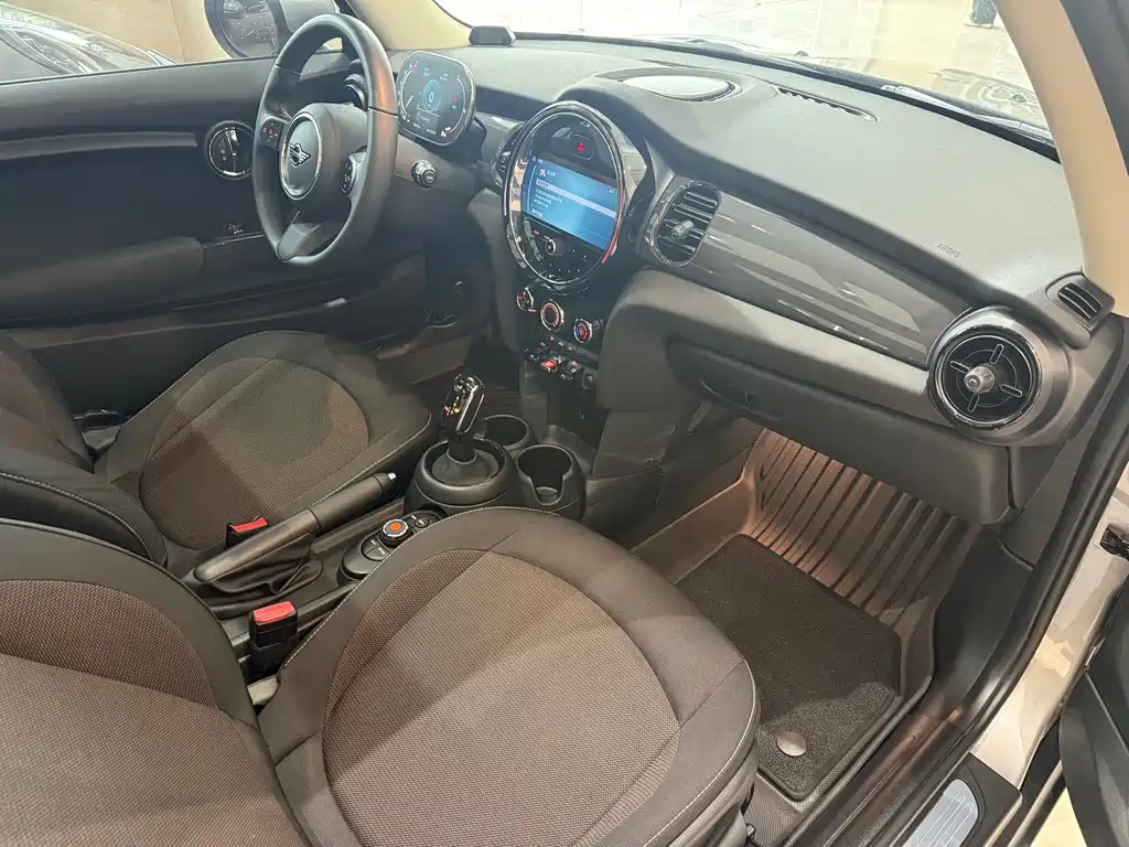 MINI 2023 1.5T ONE купить на сайте DeffCars