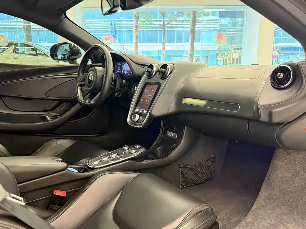 McLaren GT 2022 4.0T standard model купить на сайте DeffCars