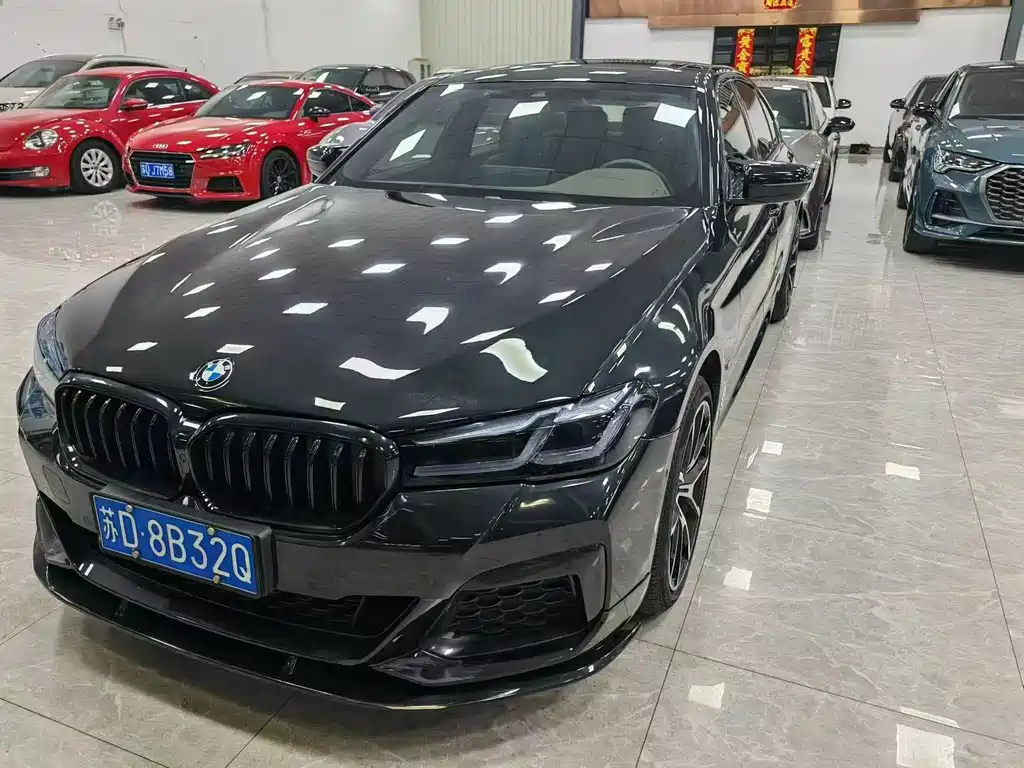BMW 5 Series 2022 530Li Leading M Sports Package купить на сайте DeffCars