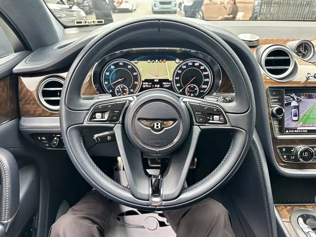 Bentayga 2017 6.0T Standard Edition купить на сайте DeffCars