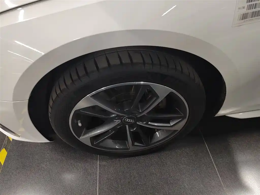Audi A4L 2020 40 TFSI Fashionable and Dynamic купить на сайте DeffCars