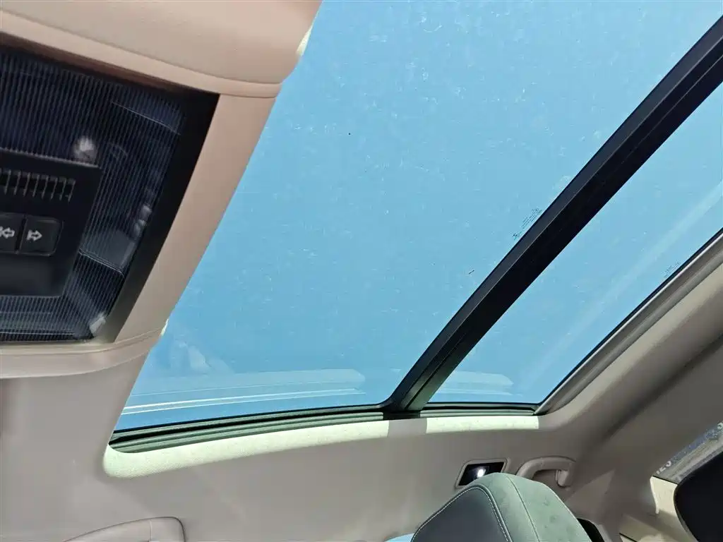 Passat 2023 facelift 330TSI Starry Sky Deluxe Edition купить на сайте DeffCars