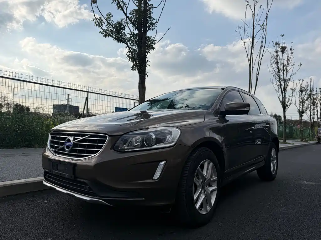 Volvo XC60 2017 T5 AWD Smart Edition купить на сайте DeffCars