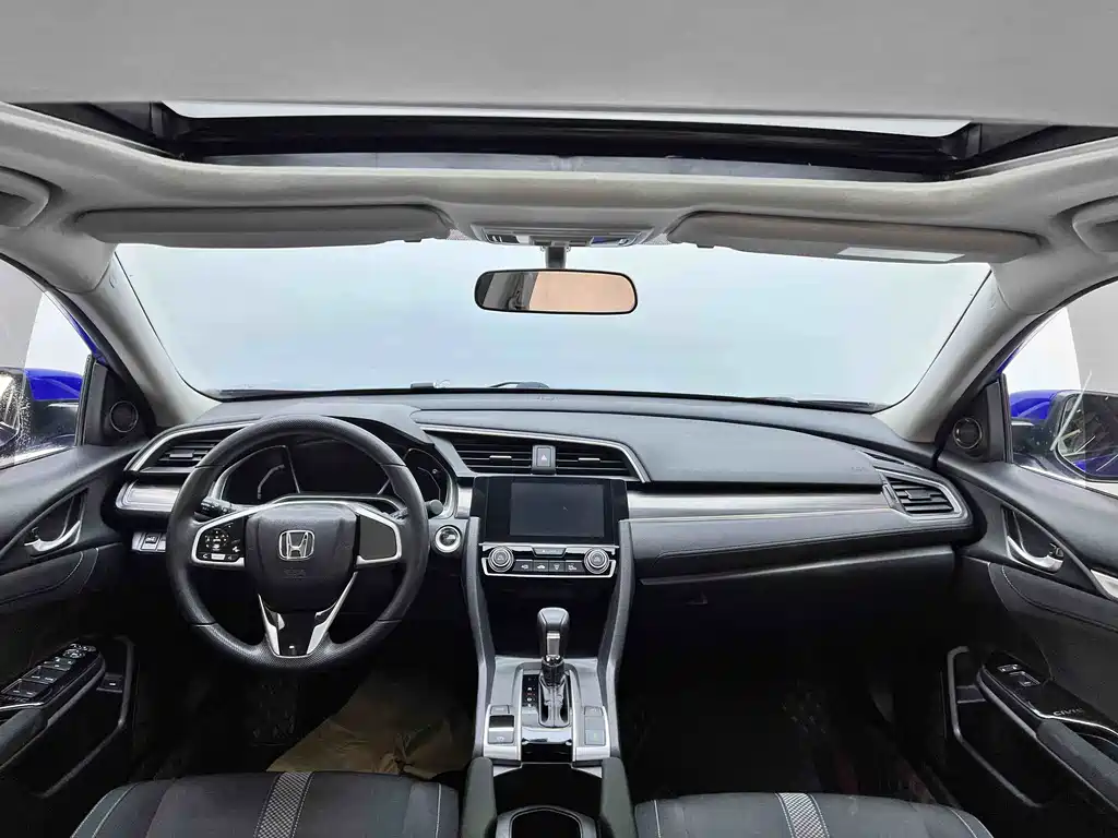 Civic 2019 220TURBO CVT Dynamic Edition National VI купить на сайте DeffCars