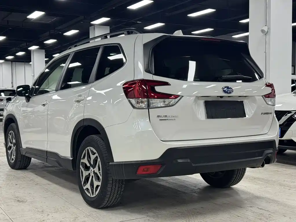 Forester 2022 2.0i AWD Deluxe Edition купить на сайте DeffCars