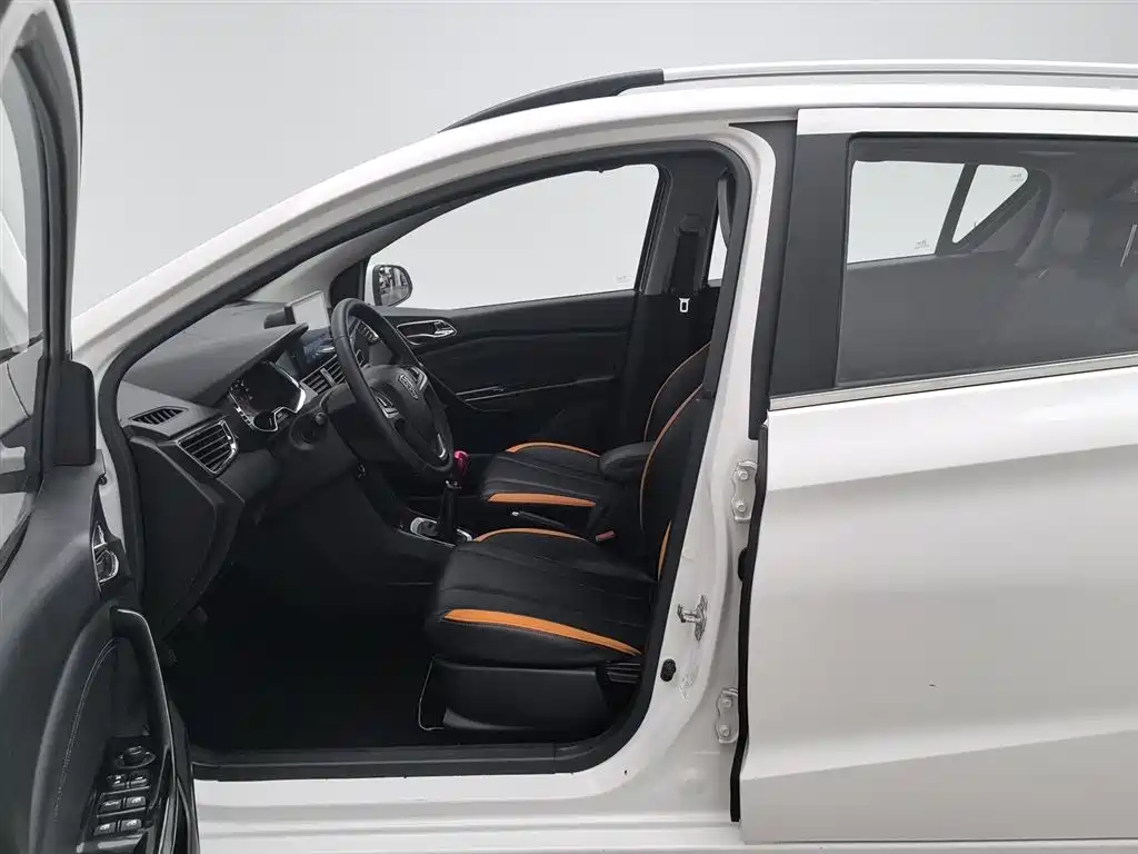 Baojun 310 2016 1.2L manual luxury model купить на сайте DeffCars