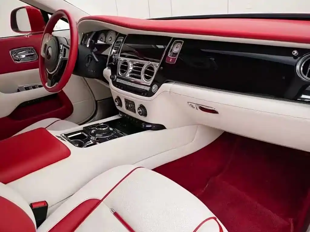 Wraith 2018 6.6T standard model купить на сайте DeffCars