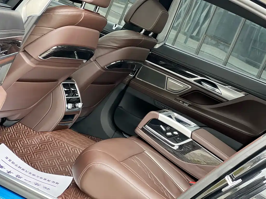 BMW 7 Series 2019 740Li Leading M Sports Package купить на сайте DeffCars