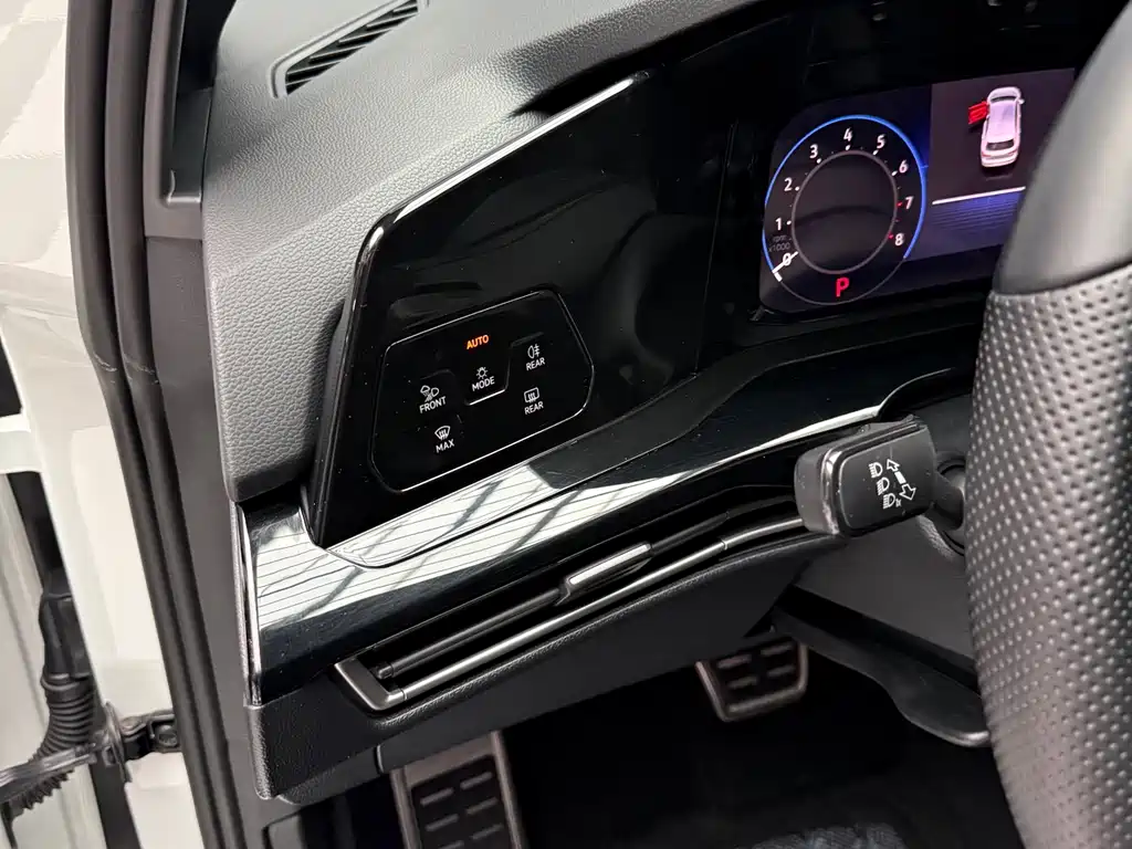 Golf 2023 facelift 280TSI DSG R-Line купить на сайте DeffCars