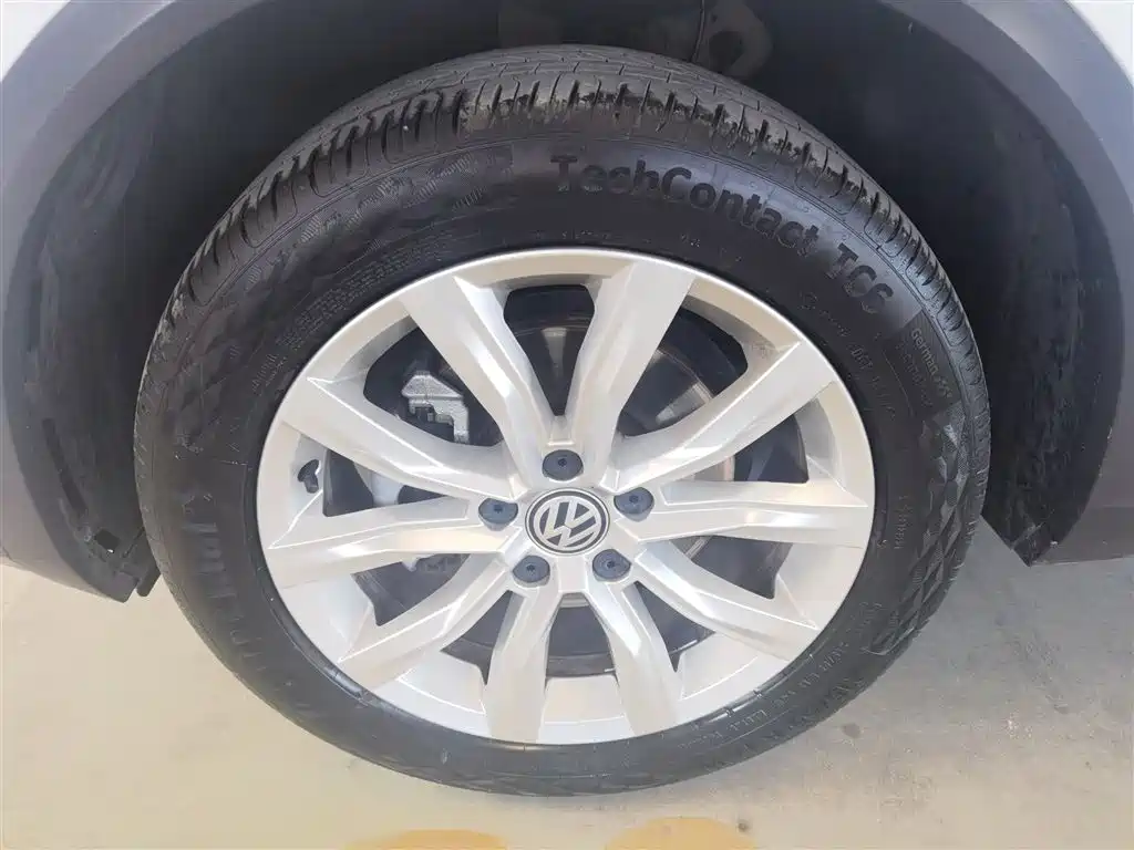 T-ROC 2019 230TSI DSG two-wheel drive aggressive model National VI купить на сайте DeffCars