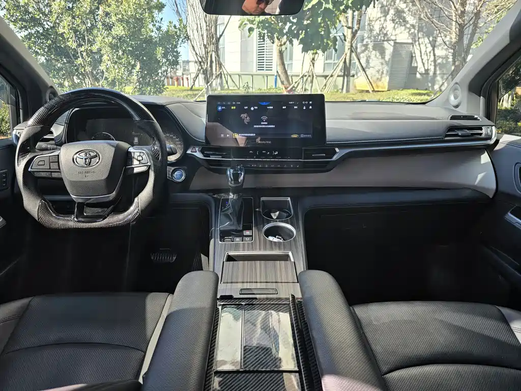 Grevia 2023 2.5L Hybrid Monarch VIP Edition купить на сайте DeffCars