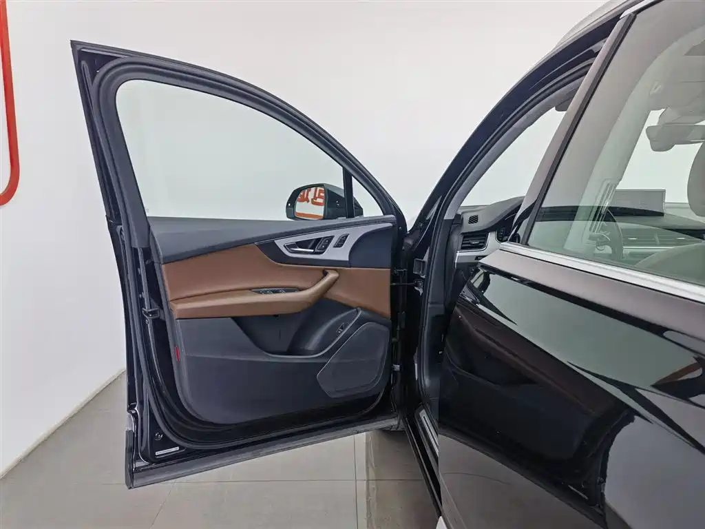 Audi Q7 2019 45 TFSI Comfort купить на сайте DeffCars