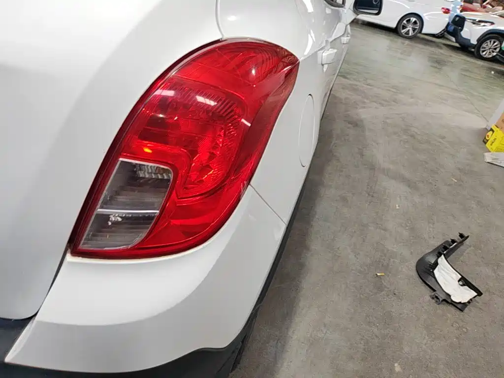 Encore 2015 1.4T Automatic 2WD Urban Elite Edition купить на сайте DeffCars