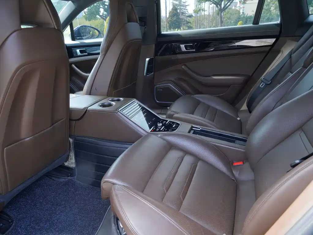 Panamera 2017 Panamera Executive Extended Edition 3.0T купить на сайте DeffCars