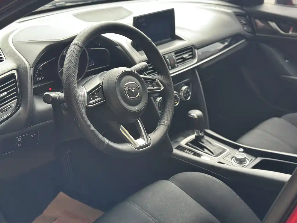 Mazda CX-4 2021 2.0L automatic two-wheel drive Blue Sky Vitality Edition купить на сайте DeffCars