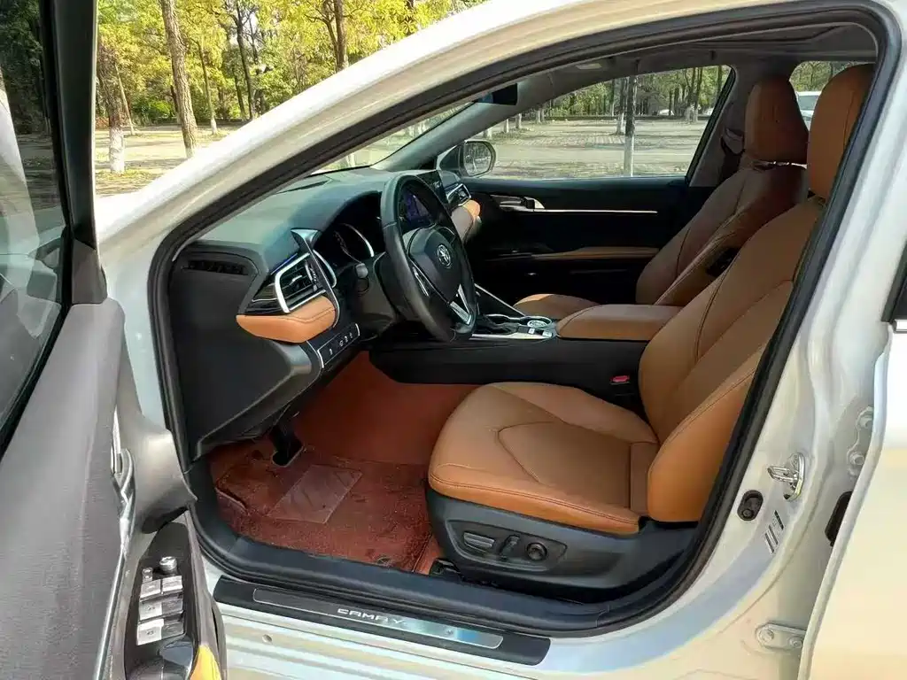 Camry 2022 2.0GVP Leading Edition купить на сайте DeffCars